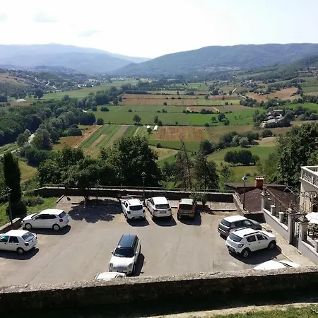 Borgo De' Cenci, Lovely Apartment Below The Castel Poppi Exterior foto