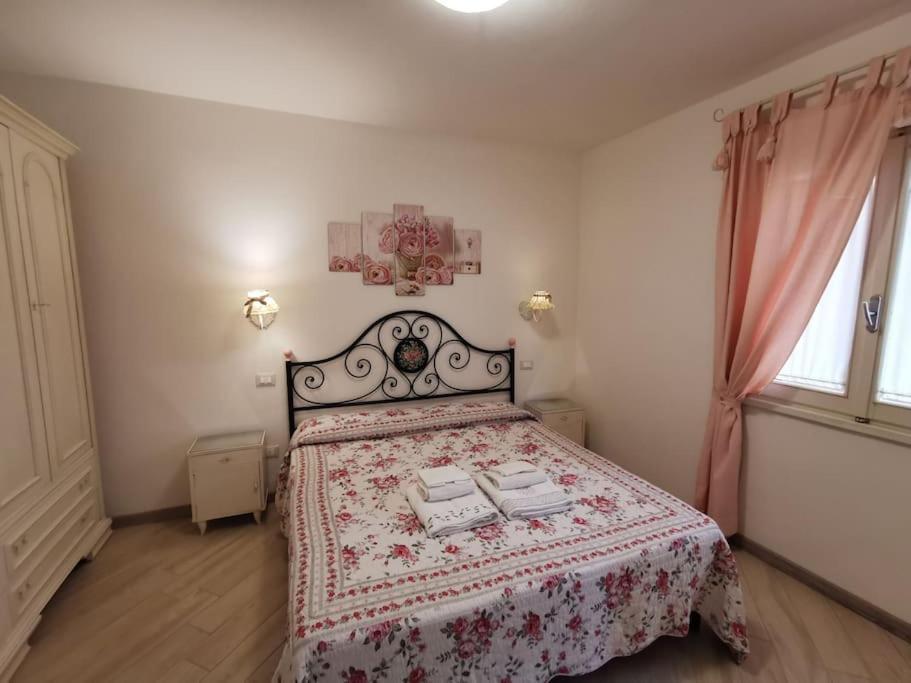 Apartment Borgo De' Cenci, Lovely Below The Castel Poppi