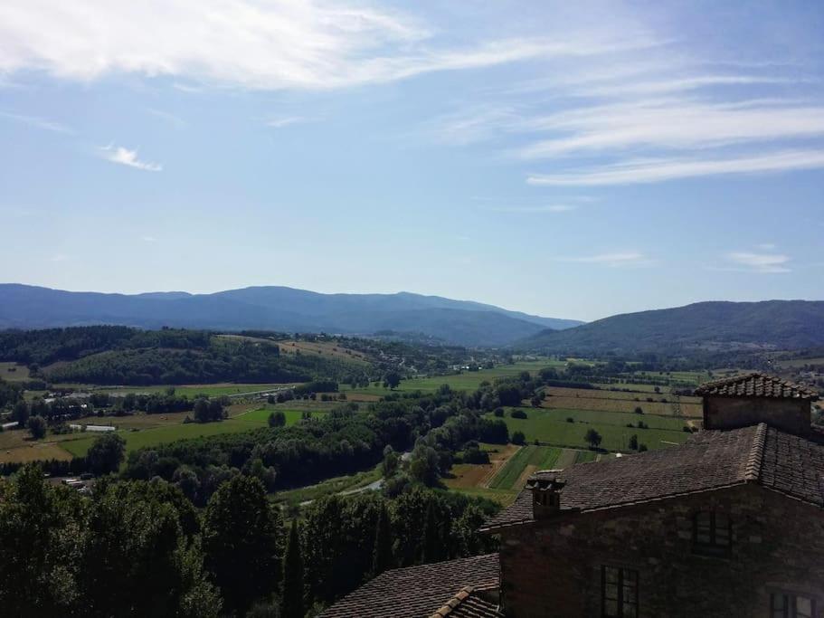 Borgo De' Cenci, Lovely Below The Castel Poppi